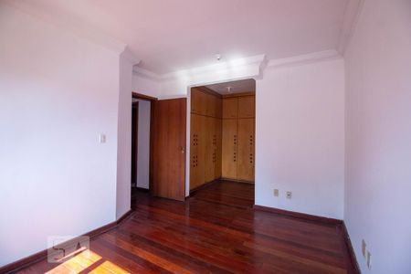 Apartamento à venda com 152m², 3 quartos e 2 vagas Apartamento à venda com 152m², 3 quartos e 2 vagasSuíte
