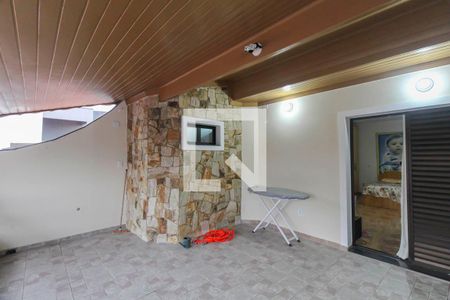 Casa à venda com 227m², 4 quartos e 4 vagasVaranda da Suite