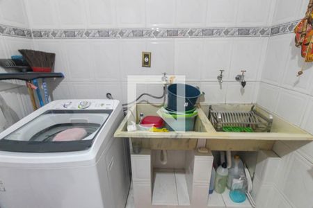 Casa à venda com 227m², 4 quartos e 4 vagascasa 2 - Área de Serviço