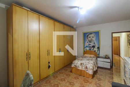 Casa à venda com 227m², 4 quartos e 4 vagasSuite