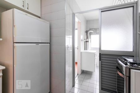 Cozinha de apartamento para alugar com 3 quartos, 76m² em Vila Olímpia, São Paulo