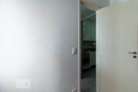 Quarto 3 de apartamento para alugar com 3 quartos, 76m² em Vila Olímpia, São Paulo