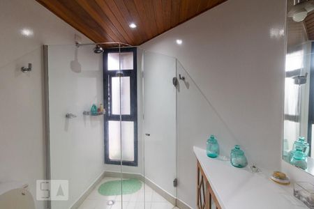 Apartamento à venda com 323m², 3 quartos e 4 vagasBanheiro da Suíte 1