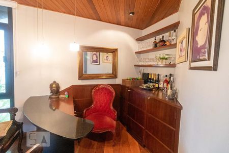 Apartamento à venda com 323m², 3 quartos e 4 vagasBar