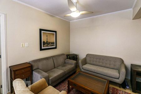 Sala de apartamento para alugar com 2 quartos, 78m² em Auxiliadora, Porto Alegre