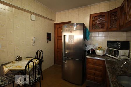 Apartamento à venda com 74m², 2 quartos e 1 vagaCozinha