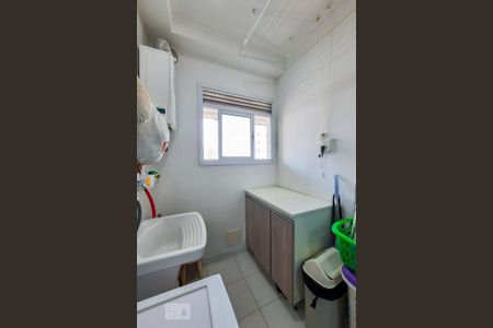 Apartamento à venda com 81m², 3 quartos e 2 vagas Apartamento à venda com 81m², 3 quartos e 2 vagasÁrea de Serviço