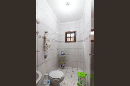 Casa à venda com 230m², 3 quartos e 6 vagasLavabo