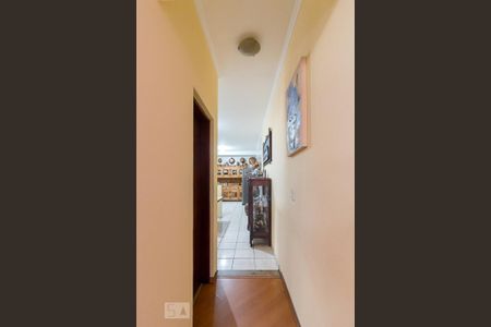 Casa à venda com 230m², 3 quartos e 6 vagasLavabo e cozinha