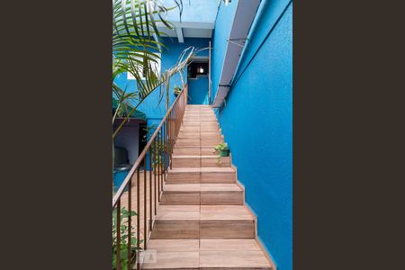 Casa à venda com 230m², 3 quartos e 6 vagasEscadas