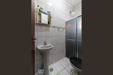 Casa à venda com 230m², 3 quartos e 6 vagasBanheiro quarto 1 suíte