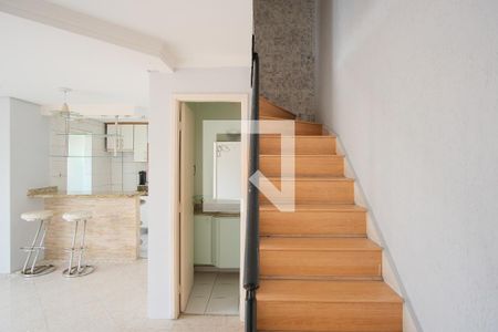 Apartamento para alugar com 77m², 2 quartos e 2 vagasEscada