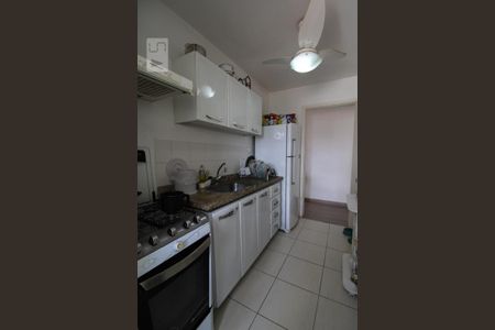 Apartamento à venda com 67m², 2 quartos e 1 vagaCozinha