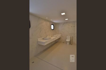 Apartamento à venda com 293m², 4 quartos e 4 vagasBanheiro da Suíte master 2