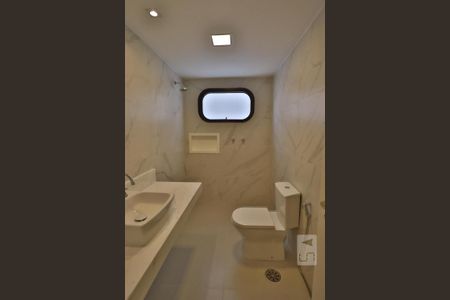 Apartamento à venda com 293m², 4 quartos e 4 vagasBanheiro da Suíte 1