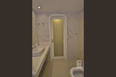 Apartamento à venda com 293m², 4 quartos e 4 vagasBanheiro da Suíte master 1