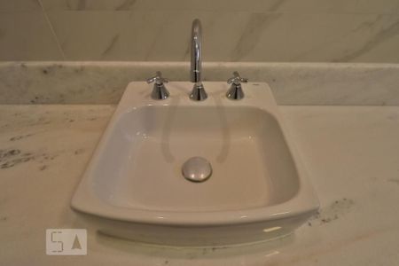 Apartamento à venda com 293m², 4 quartos e 4 vagasBanheiro da Suíte 1