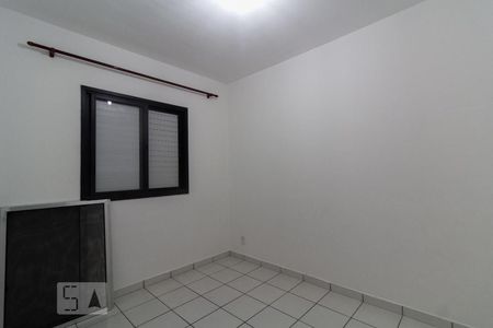 Quarto 2 de apartamento para alugar com 2 quartos, 55m² em Vila Lucy, Sorocaba