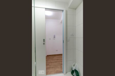 Studio para alugar com 34m², 1 quarto e sem vaga Studio para alugar com 34m², 1 quarto e sem vagaBanheiro Social