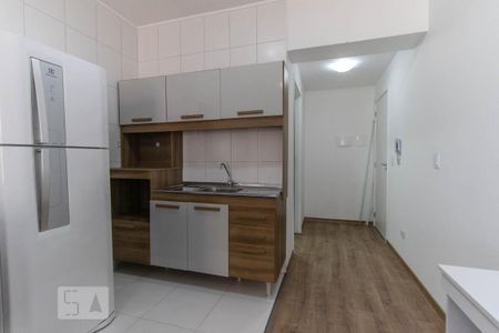 Cozinha de kitnet/studio para alugar com 1 quarto, 34m² em Centro, Curitiba