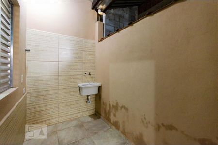 Casa para alugar com 52m², 2 quartos e 1 vagaÁrea de serviço