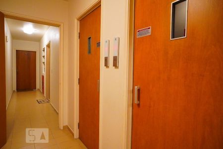 Apartamento à venda com 42m², 1 quarto e sem vagaHall com 2 Elevadores