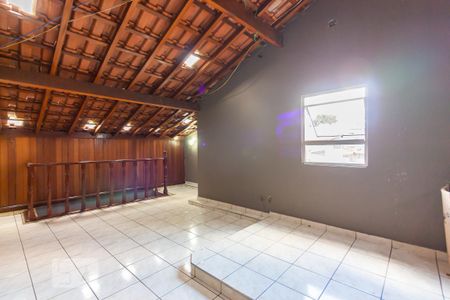 Casa para alugar com 290m², 3 quartos e 6 vagas Casa para alugar com 290m², 3 quartos e 6 vagassoton