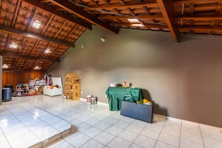 Casa para alugar com 290m², 3 quartos e 6 vagas Casa para alugar com 290m², 3 quartos e 6 vagassoton