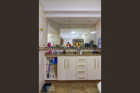Casa para alugar com 290m², 3 quartos e 6 vagas Casa para alugar com 290m², 3 quartos e 6 vagasBanheiro da Suíte