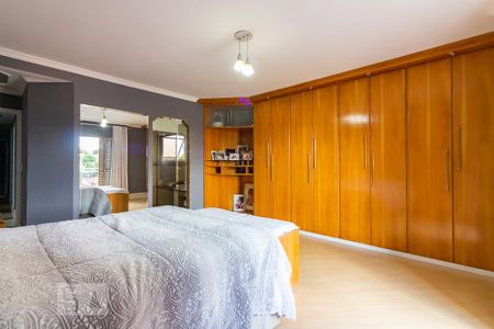 Casa para alugar com 290m², 3 quartos e 6 vagas Casa para alugar com 290m², 3 quartos e 6 vagasSuíte