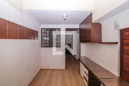 Escritório de casa para alugar com 4 quartos, 200m² em Vila Virginia, São Paulo