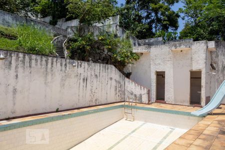 Casa à venda com 1290m², 4 quartos e 3 vagasPiscina
