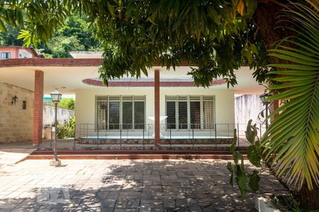 Casa à venda com 1290m², 4 quartos e 3 vagasQuintal