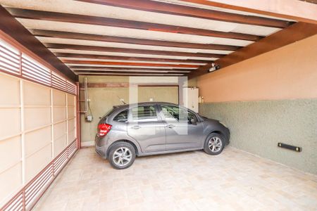 Casa à venda com 142m², 2 quartos e 2 vagas Casa à venda com 142m², 2 quartos e 2 vagasGaragem
