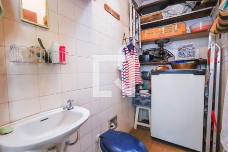 Casa à venda com 142m², 2 quartos e 2 vagas Casa à venda com 142m², 2 quartos e 2 vagasBanheiro de Serviço