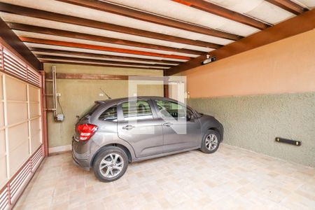 Casa à venda com 142m², 2 quartos e 2 vagas Casa à venda com 142m², 2 quartos e 2 vagasGaragem