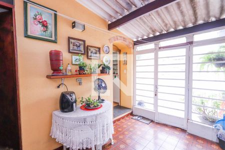 Casa à venda com 142m², 2 quartos e 2 vagas Casa à venda com 142m², 2 quartos e 2 vagasÁrea de Serviço