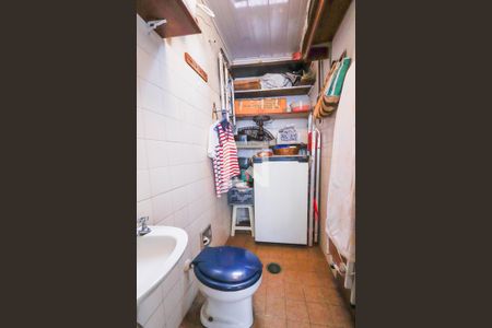 Casa à venda com 142m², 2 quartos e 2 vagas Casa à venda com 142m², 2 quartos e 2 vagasBanheiro de Serviço