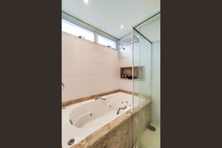 Apartamento à venda com 86m², 2 quartos e 2 vagas Apartamento à venda com 86m², 2 quartos e 2 vagasBanheiro