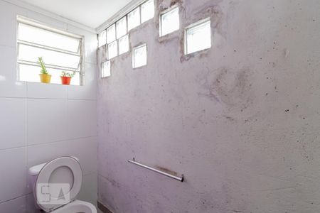 Banheiro da Suíte de casa à venda com 2 quartos, 211m² em Vila Natália, São Paulo