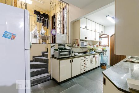 Casa à venda com 200m², 3 quartos e 4 vagas Casa à venda com 200m², 3 quartos e 4 vagasCozinha