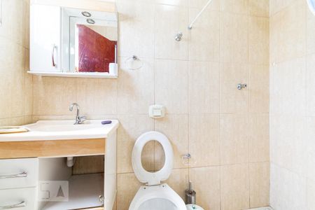 Casa à venda com 200m², 2 quartos e 1 vaga Casa à venda com 200m², 2 quartos e 1 vagaBanheiro da Suíte