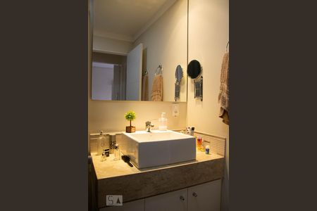 Banheiro de apartamento para alugar com 1 quarto, 49m² em Centro, Campinas