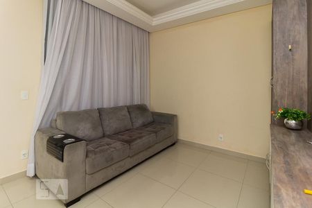 Sala de casa de condomínio para alugar com 2 quartos, 120m² em Vila Mogilar, Mogi das Cruzes