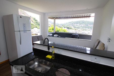 Sala/Cozinha de casa para alugar com 2 quartos, 90m² em Laranjeiras, Rio de Janeiro