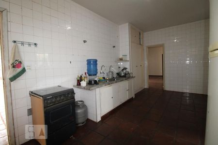 Casa à venda com 287m², 5 quartos e 6 vagasCozinha