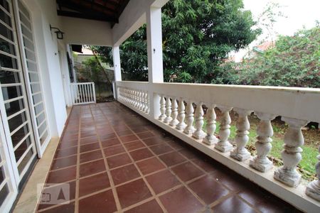 Casa à venda com 287m², 5 quartos e 6 vagasVaranda