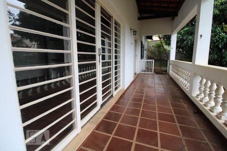 Casa à venda com 287m², 5 quartos e 6 vagasVaranda