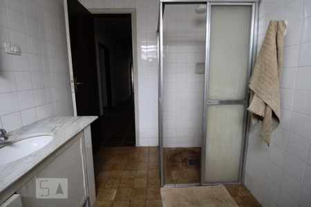 Casa à venda com 287m², 5 quartos e 6 vagasBanheiro Social