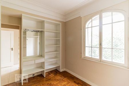Apartamento à venda com 283m², 2 quartos e 1 vagaCloset da Suíte 2 / Quarto Reversível